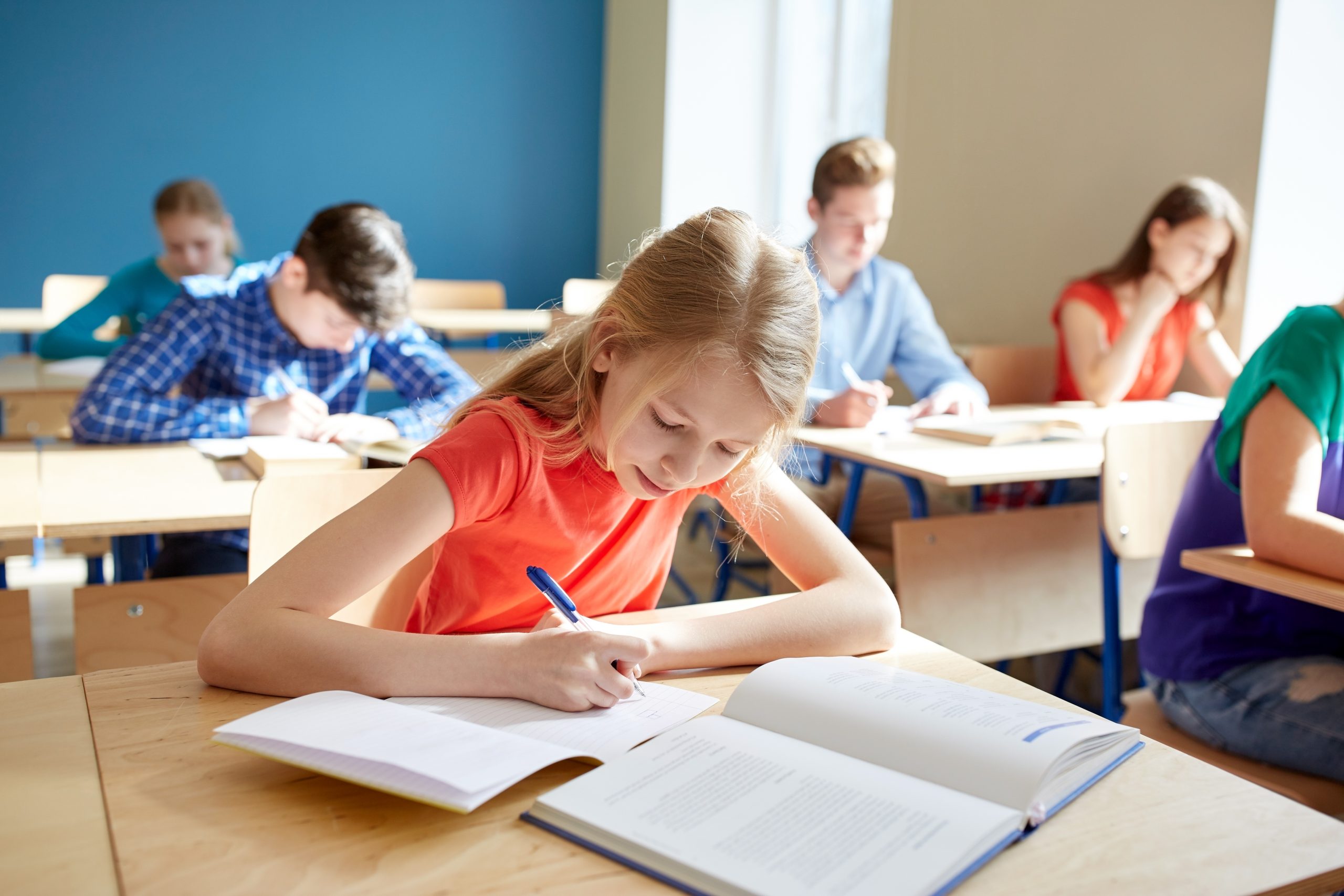 Staat van het Onderwijs 2023: Inspectie luidt weer noodklok over basisvaardigheden